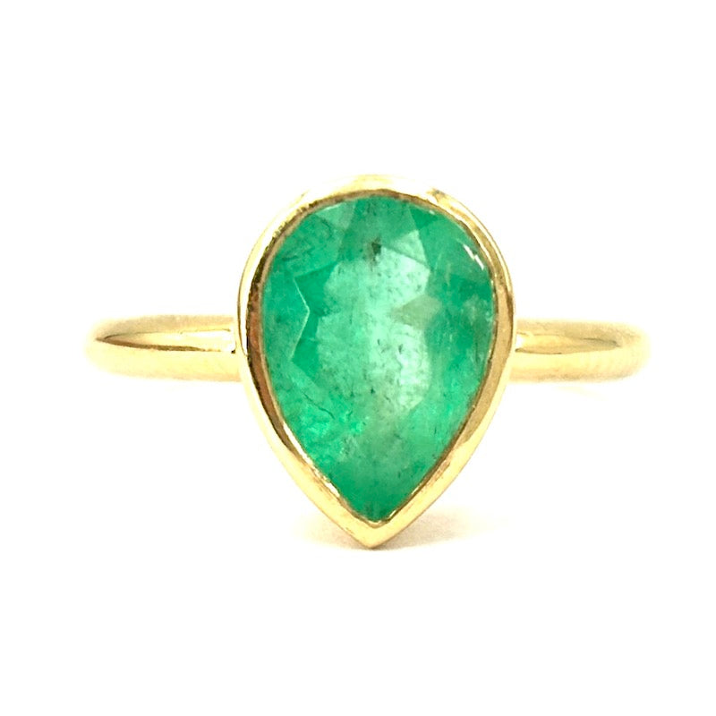 Anello goccia smeraldo 2.34 ct, oro giallo; 4.18 gr