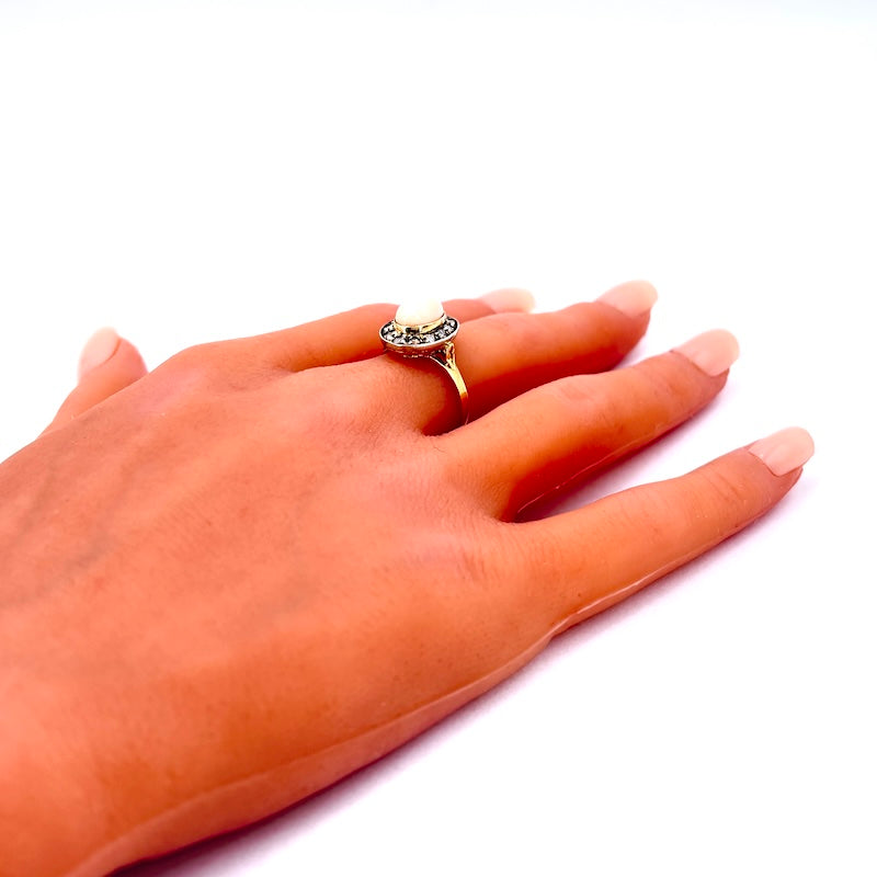 Anello margherita/toppa in stile corallo rosa, argento e oro; 4.27 gr