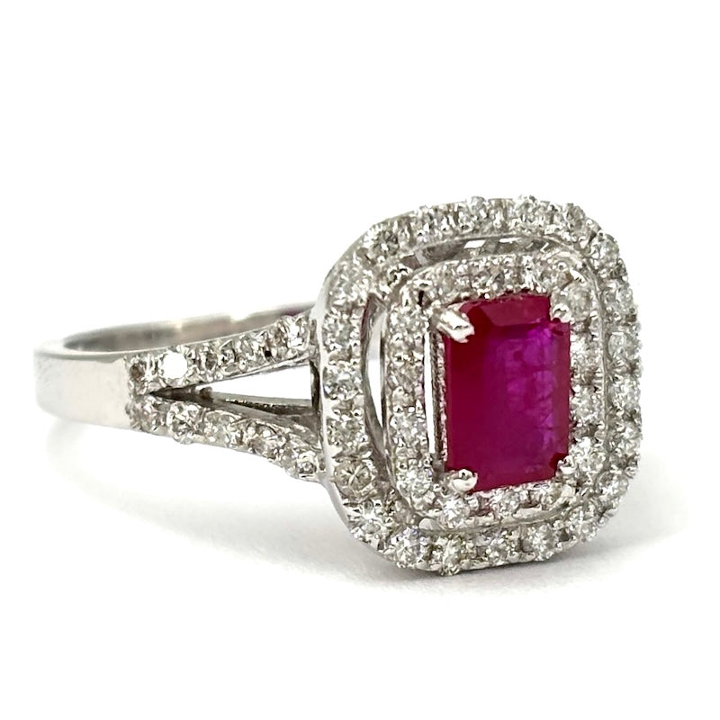 Anello margherita rubino, doppio giro di brillanti e oro ; 3.68 gr