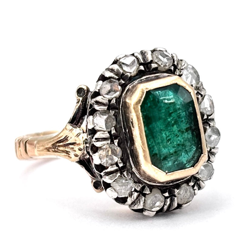 Anello margherita vintage smeraldo scuro e diamanti, in stile; 6.18 gr