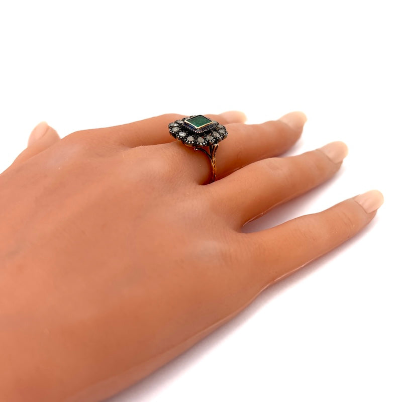 Anello margherita vintage smeraldo e diamanti, in stile; 5.26 gr