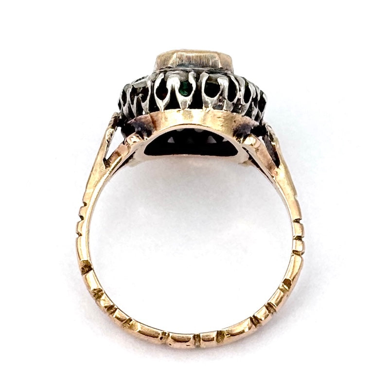 Anello margherita vintage smeraldo scuro e diamanti, in stile; 6.18 gr