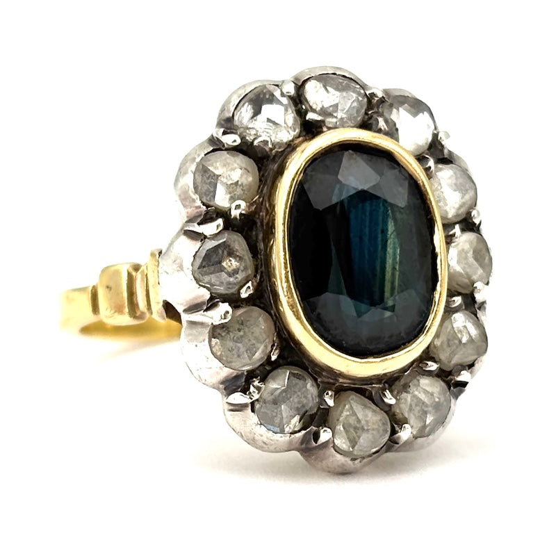 Anello margherita vintage zaffiro e diamanti; 6.84 gr
