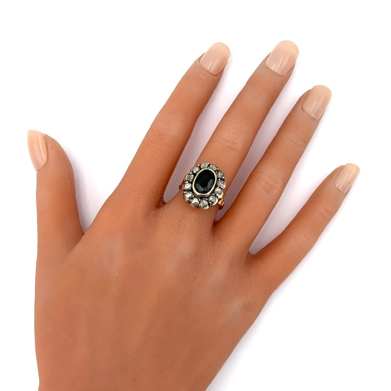 Anello margherita vintage zaffiro e diamanti; 6.84 gr