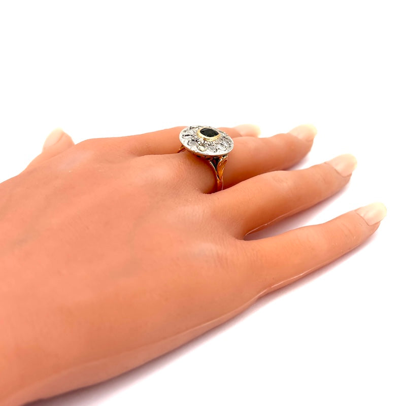 Anello margherita vintage zaffiro e diamanti; 8.72 gr