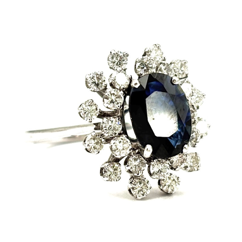 Anello margherita zaffiro e doppio giro di brillanti ; 4.30 gr