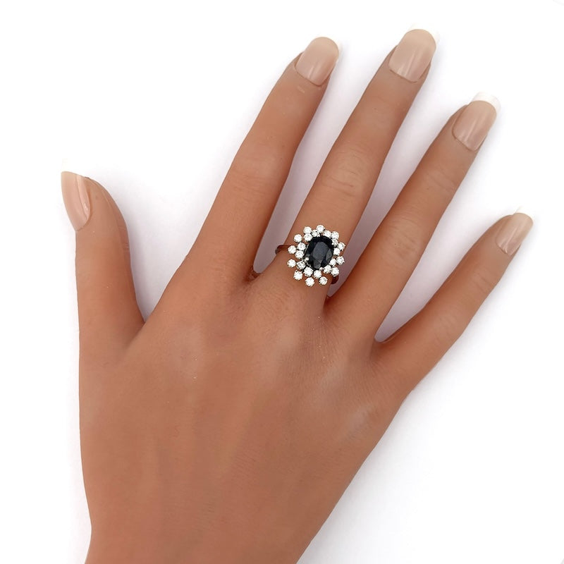 Anello margherita zaffiro e doppio giro di brillanti ; 4.30 gr