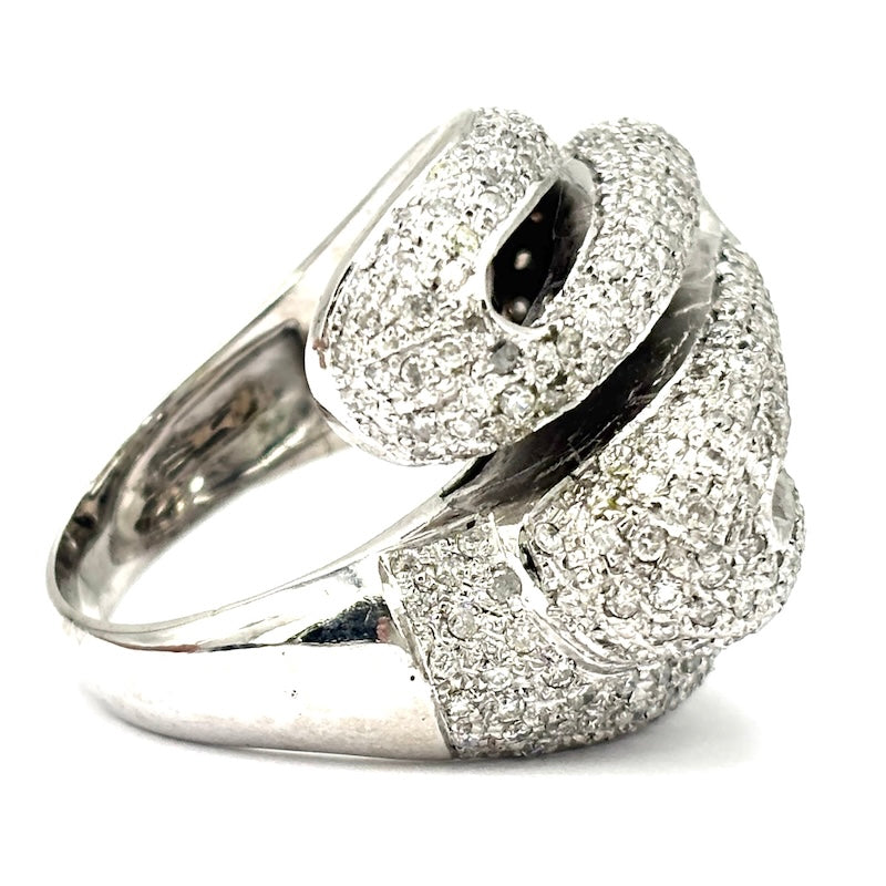 Anello maxi, brillanti e oro bianco; 22.4 gr