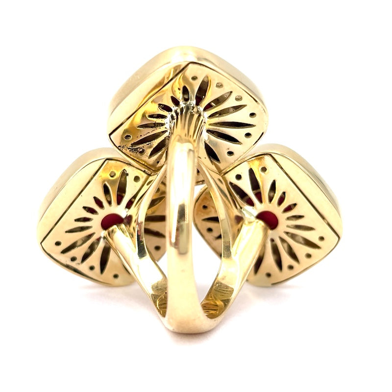 Anello maxi design oro e pasta di corallo; 15.92 gr