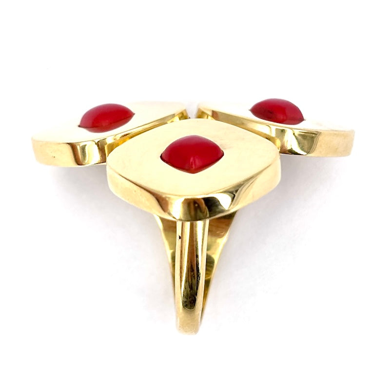 Anello maxi design oro e pasta di corallo; 15.92 gr