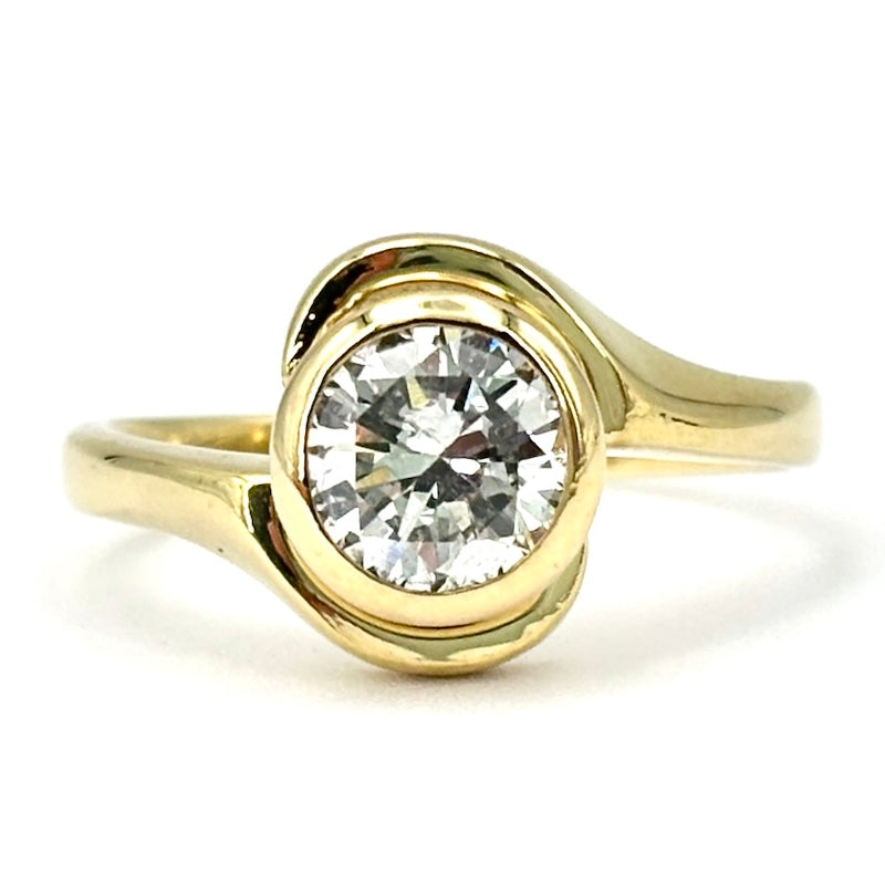 Anello oro giallo con brillante solitario - 0.60/0.70 ct H/G VS; 3.97 gr