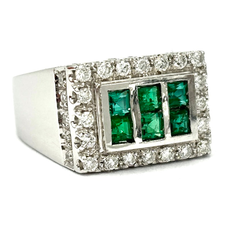 Anello ponte/fascia squadrata smeraldi carrè e brillanti, oro bianco; 9.64 gr - OCCASIONE!