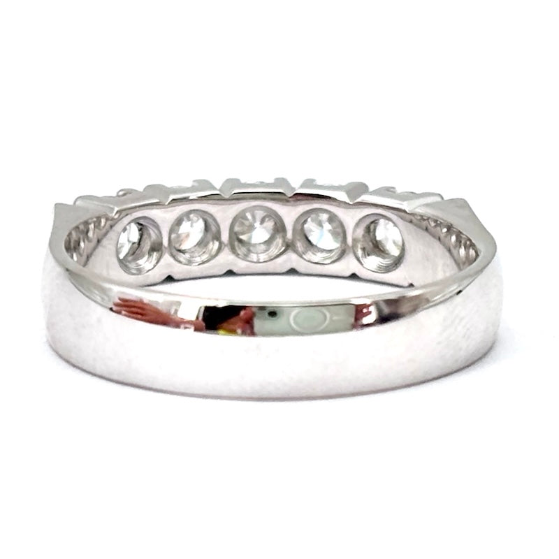 Anello riviera brillanti e oro bianco - 0.81 ct; 4.45 gr