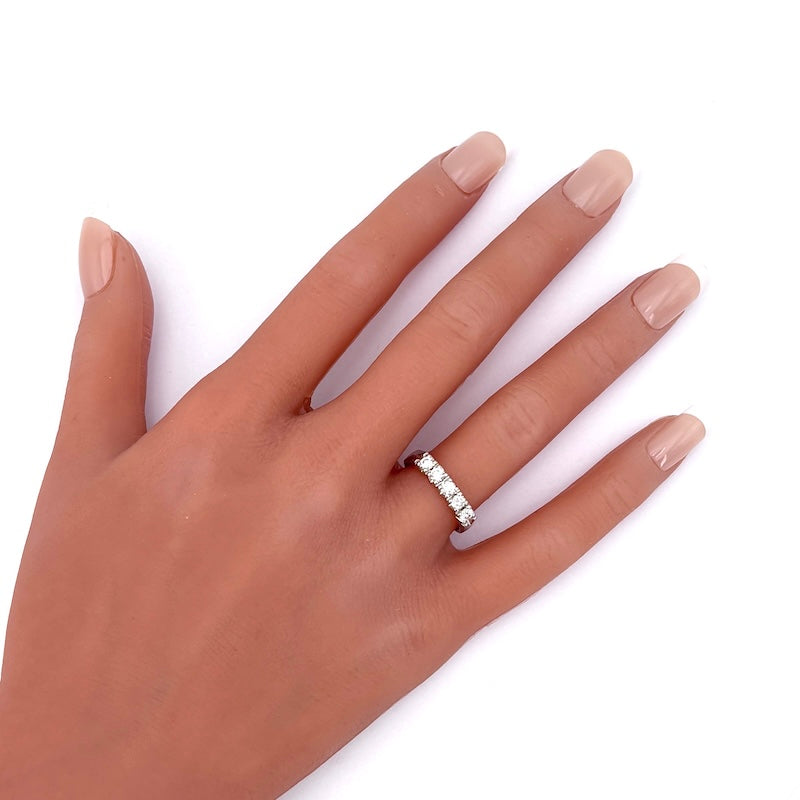 Anello riviera brillanti e oro bianco - 0.52 ct; 4.16 gr
