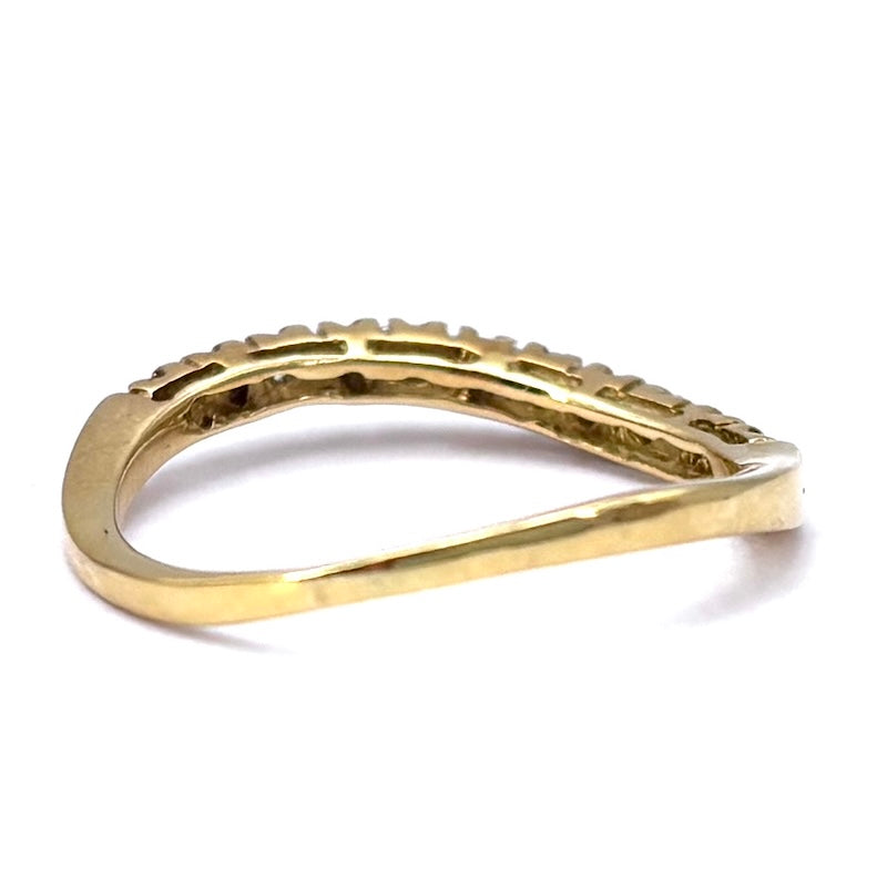 Anello riviera brillanti e oro giallo, a onda; 2.23 gr