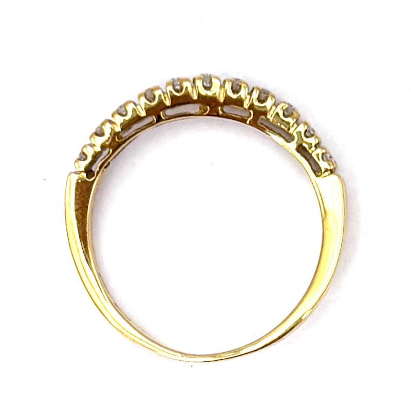 Anello riviera brillanti e oro giallo, a onda; 2.23 gr