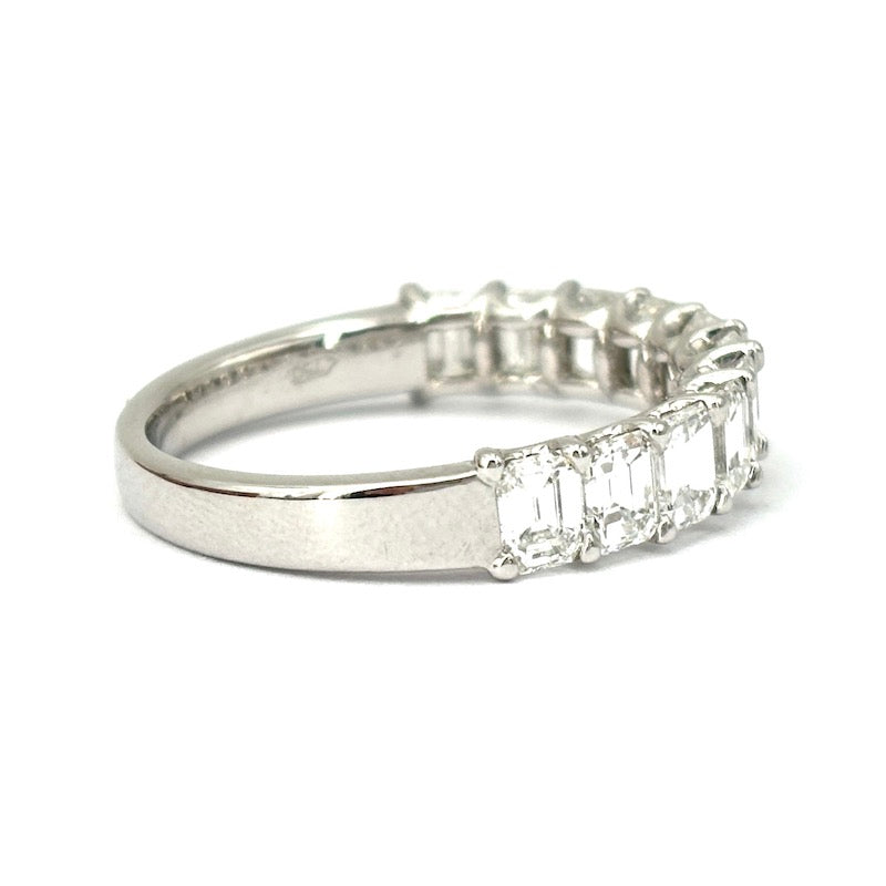 Anello riviera diamanti taglio smeraldo e oro bianco - 2.30-2.40 ct; 4.16 gr