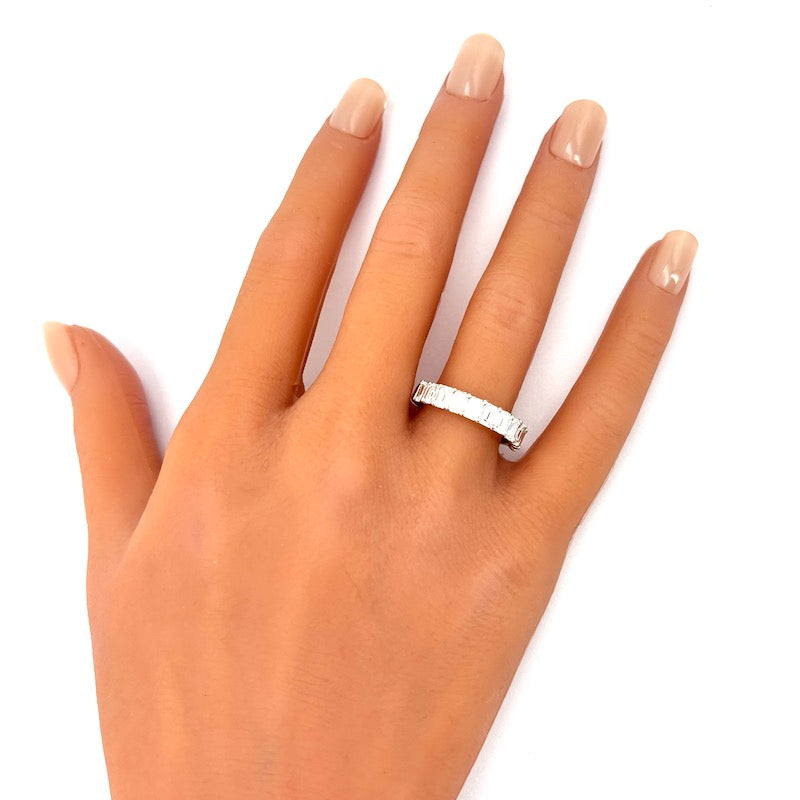 Anello riviera diamanti taglio smeraldo e oro bianco - 2.30-2.40 ct; 4.16 gr