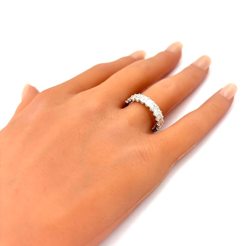 Anello riviera diamanti taglio smeraldo e oro bianco - 2.30-2.40 ct; 4.16 gr