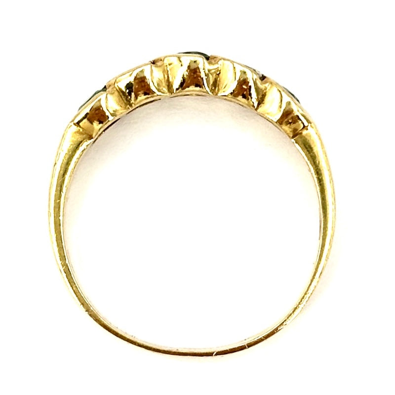 Anello riviera smeraldi, brillanti e oro giallo; 4.81 gr