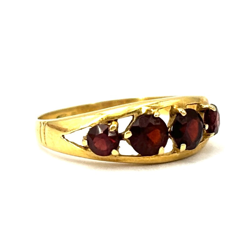 Anello riviera vintage granati e oro;  1.8 gr