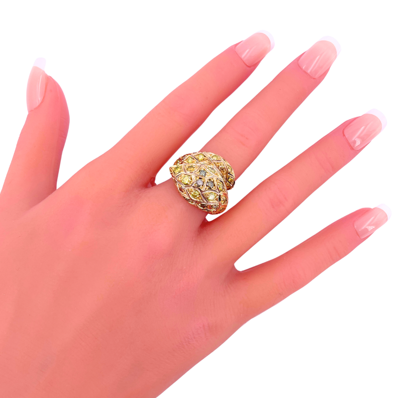 Anello serpente, diamanti fancy - 3.53 ct, oro giallo; 15.12 gr