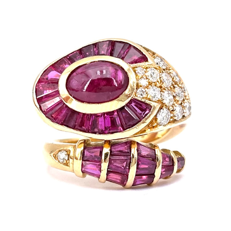 Anello serpente in stile, rubini, diamanti e oro - CAPOLAVORO; 11.59 gr