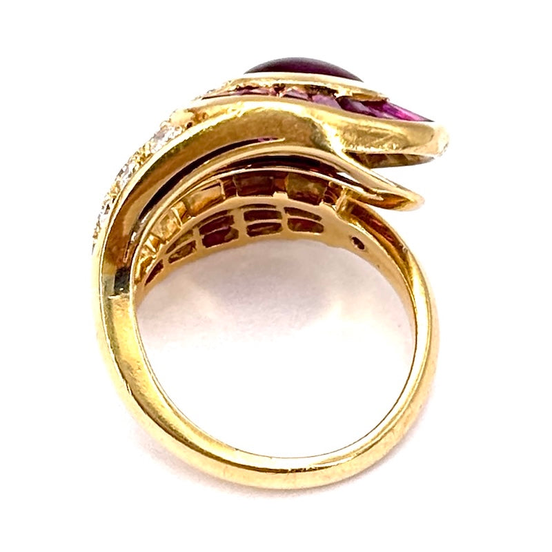 Anello serpente in stile, rubini, diamanti e oro - CAPOLAVORO; 11.59 gr