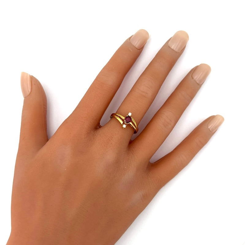 Anello simil contrariè vintage, rubino, oro giallo; 2.28 gr