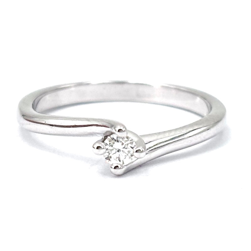 Anello solitario in oro bianco, 0.10 ct; 2.59 gr