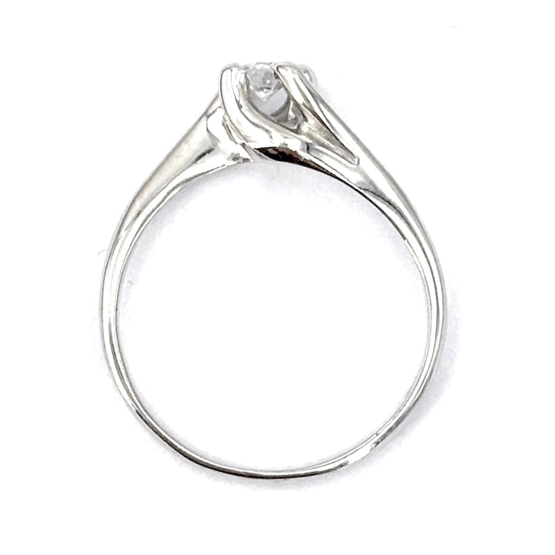 Anello solitario in oro bianco, 0.15 ct; 2.28 gr