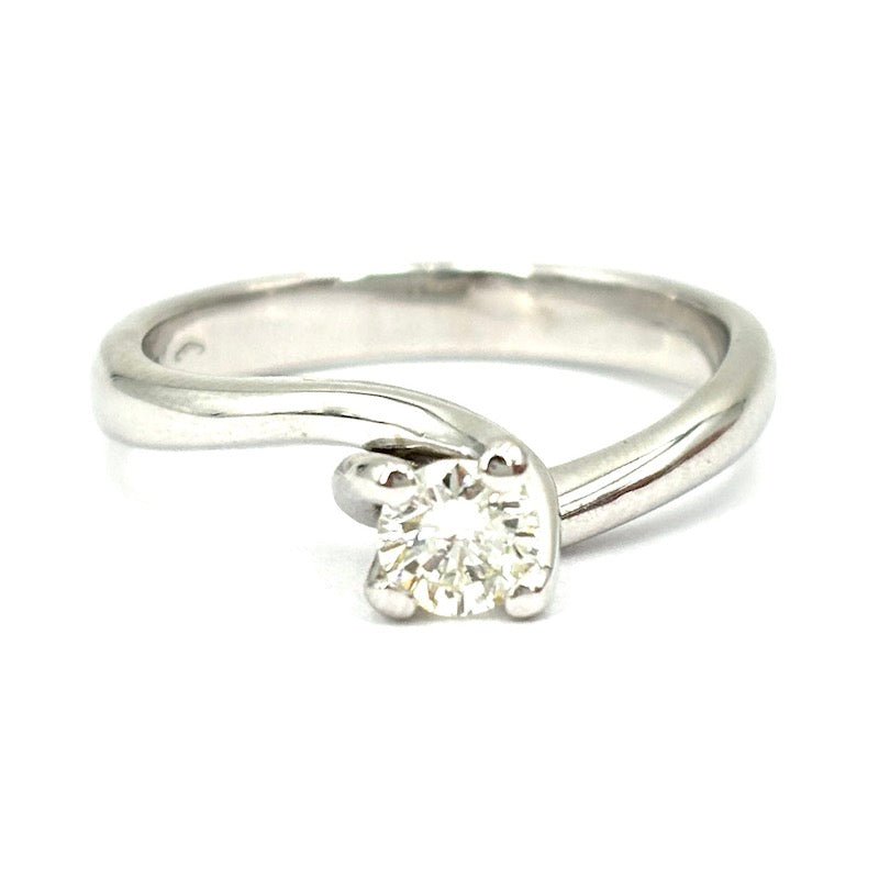 Anello solitario in oro bianco, 0.35 ct; 4.54 gr