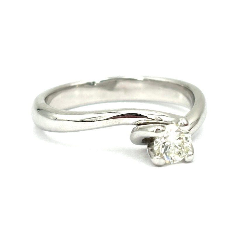 Anello solitario in oro bianco, 0.35 ct; 4.54 gr