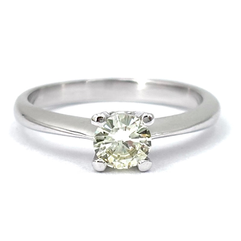 Anello solitario in oro bianco, 0.43 ct; 3.13 gr
