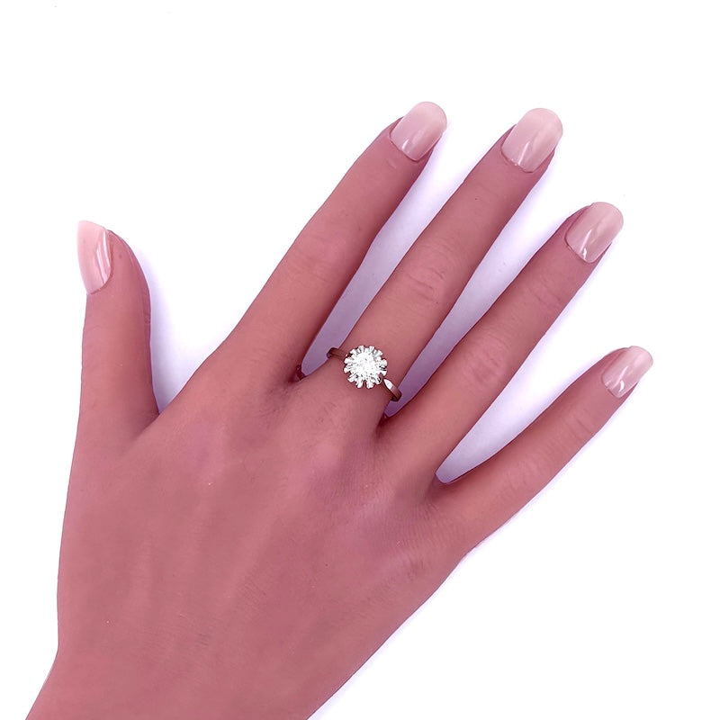 Anello solitario taglio antico in oro bianco, 0.68 ct; 3.51 gr