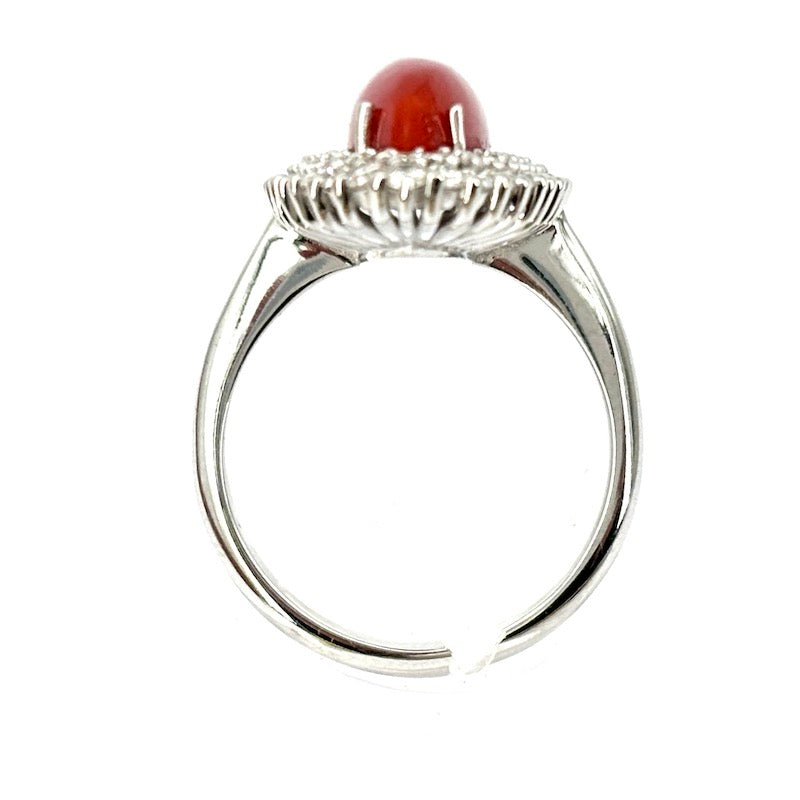 Anello spola corallo, brillanti e oro bianco; 8.68 gr