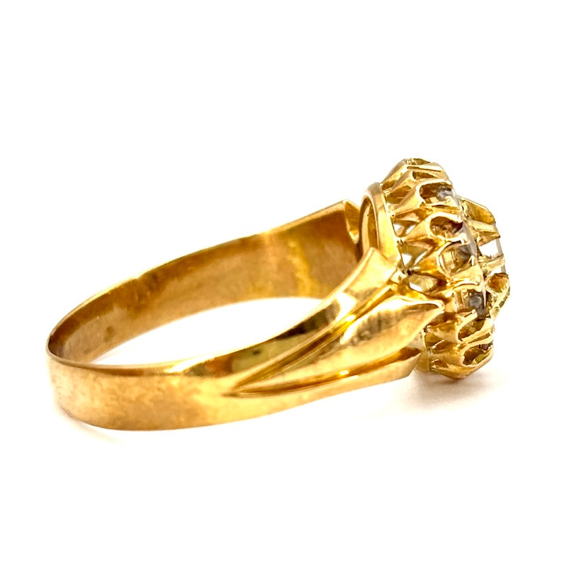 Anello toppa fiore antico, diamanti e oro; 3.91 gr