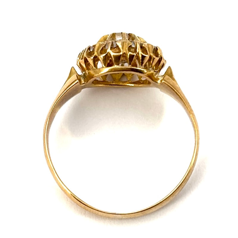 Anello toppa fiore antico, diamanti e oro; 3.91 gr