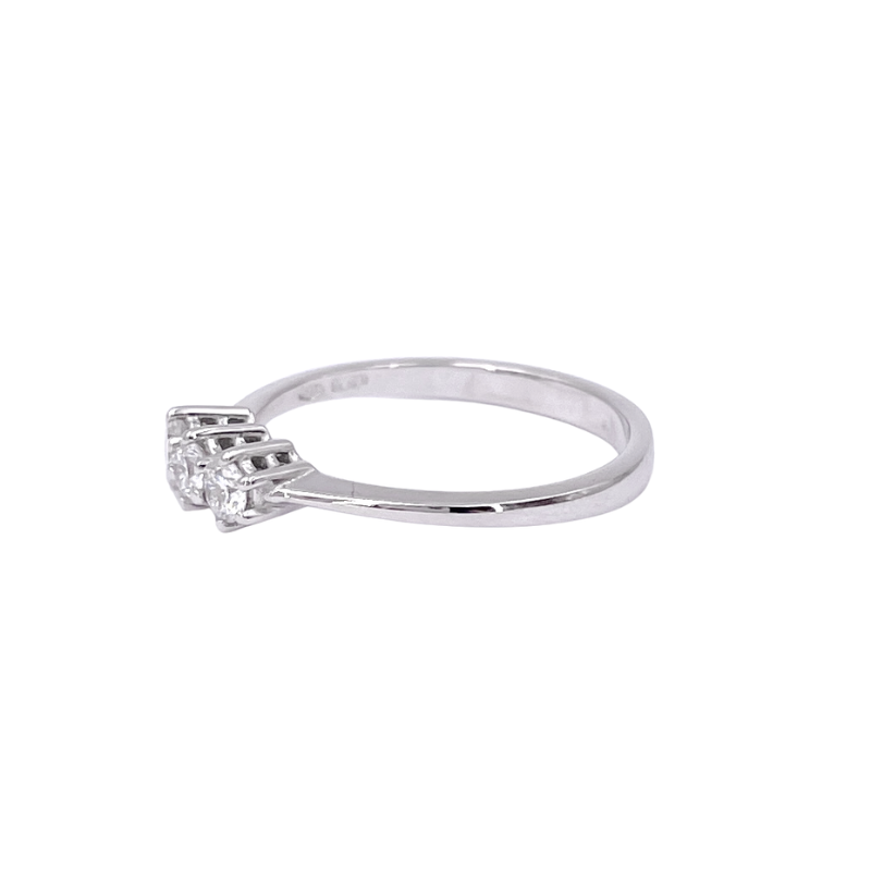 Anello trilogy brillanti e oro - 0.30 ct; 2.56 gr