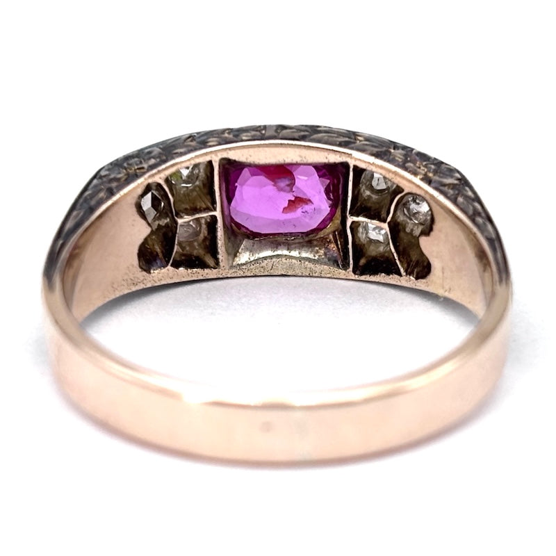 Anello uomo antico, rubino, diamanti e oro; 6.72 gr