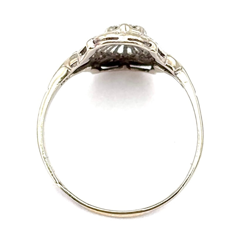 Anello vintage, oro traforato e diamante; 2.48 gr