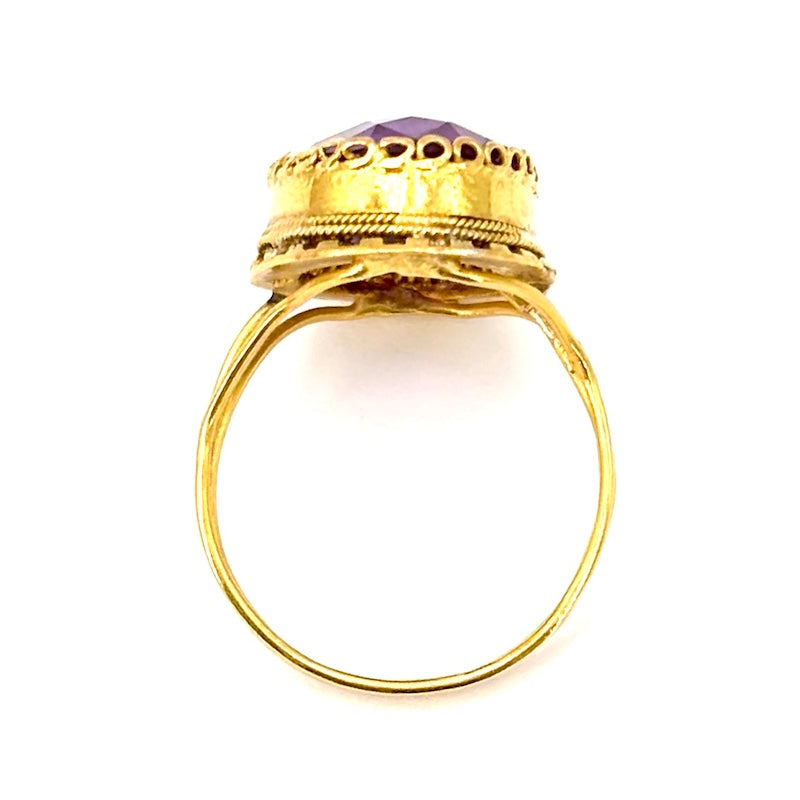 Anello vintage ametista sintesi e oro giallo; 6.55 gr