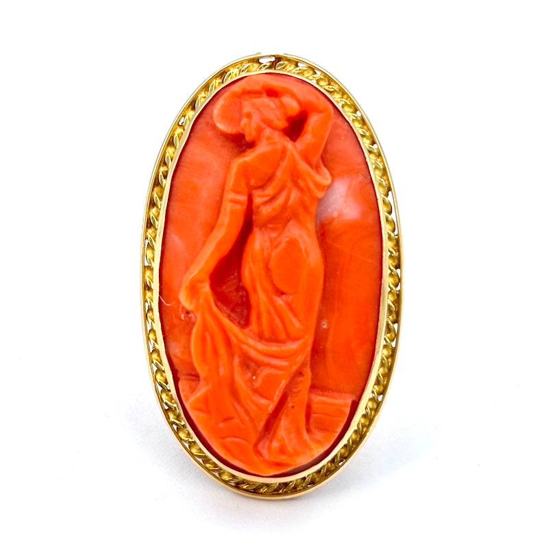 Anello vintage cammeo corallo firmato e oro giallo; 14.18 gr