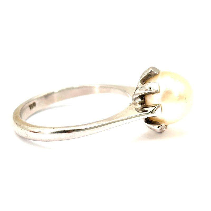 Anello vintage perla, oro bianco; 4.12 gr
