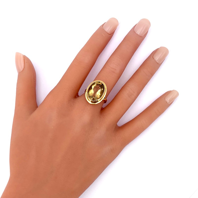 Anello vintage quarzo citrino e oro giallo; 7.22 gr