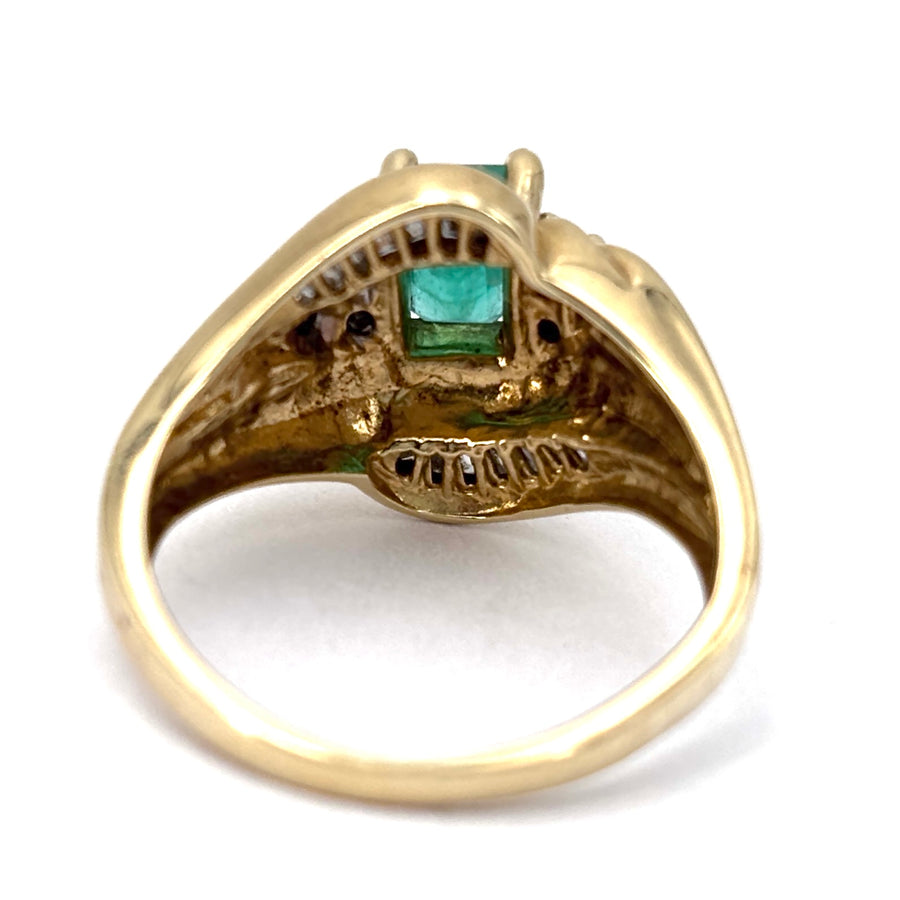 Anello vintage smeraldo taglio smeraldo e diamanti, in oro giallo; 4.02 gr