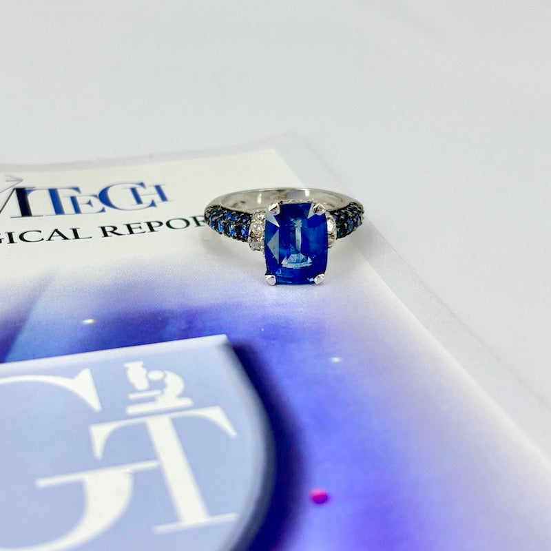 Anello zaffiro cuscino, zaffiri, brillanti, oro bianco, capolavoro; Certificato - 8.2 gr