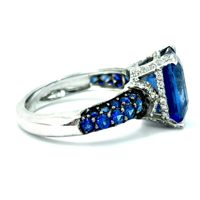 Anello zaffiro cuscino, zaffiri, brillanti, oro bianco, capolavoro; Certificato - 8.2 gr