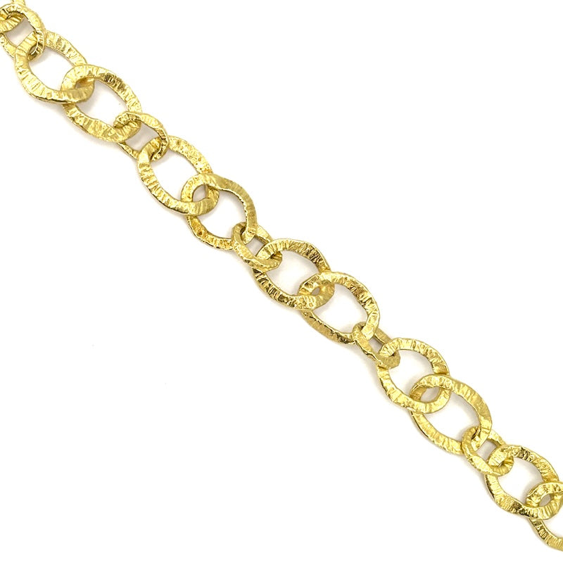 Bracciale catena battuta oro giallo; 11.75 gr - 18 cm