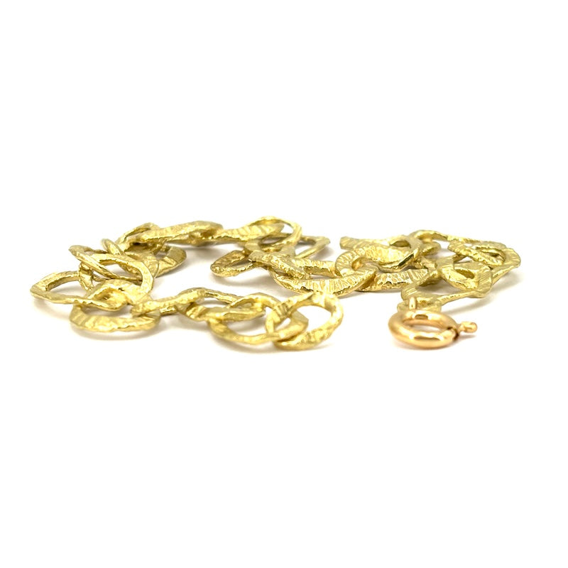Bracciale catena battuta oro giallo; 11.75 gr - 18 cm